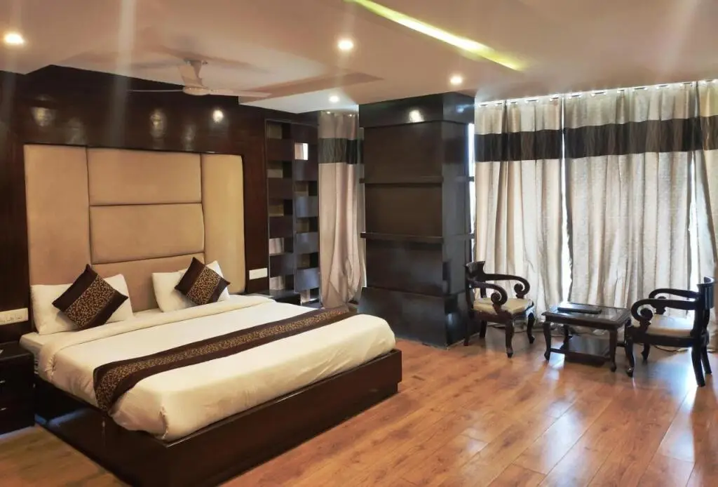 Дехрадун: Hotel Elysee