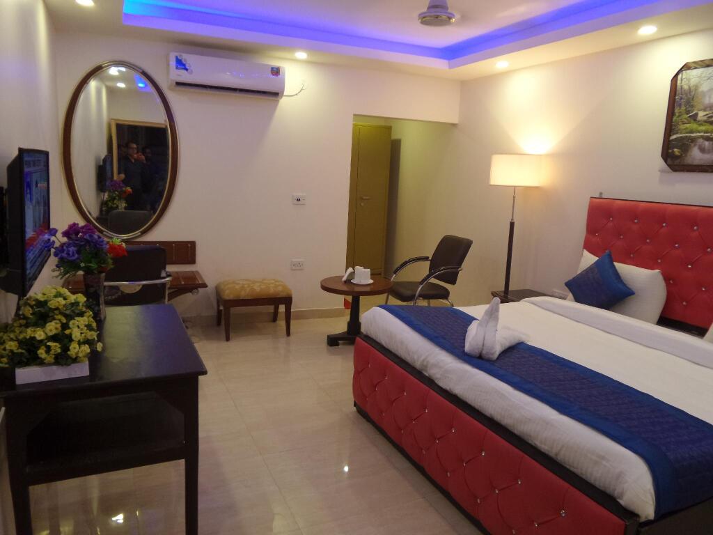 Нью-Дели: Airport Hotel Mahal