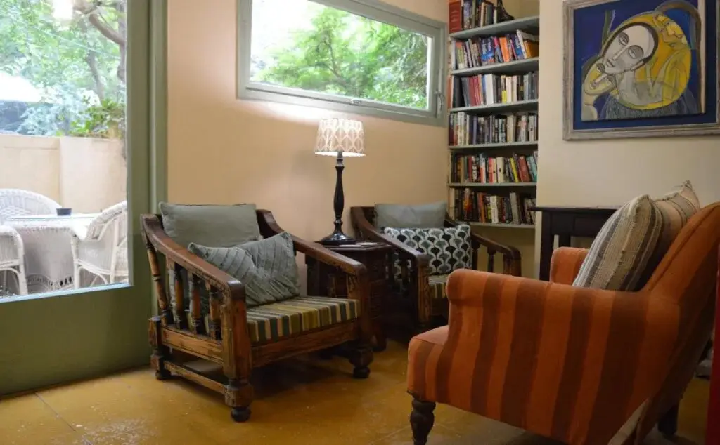 Нью-Дели: G-49 Bed  Breakfast