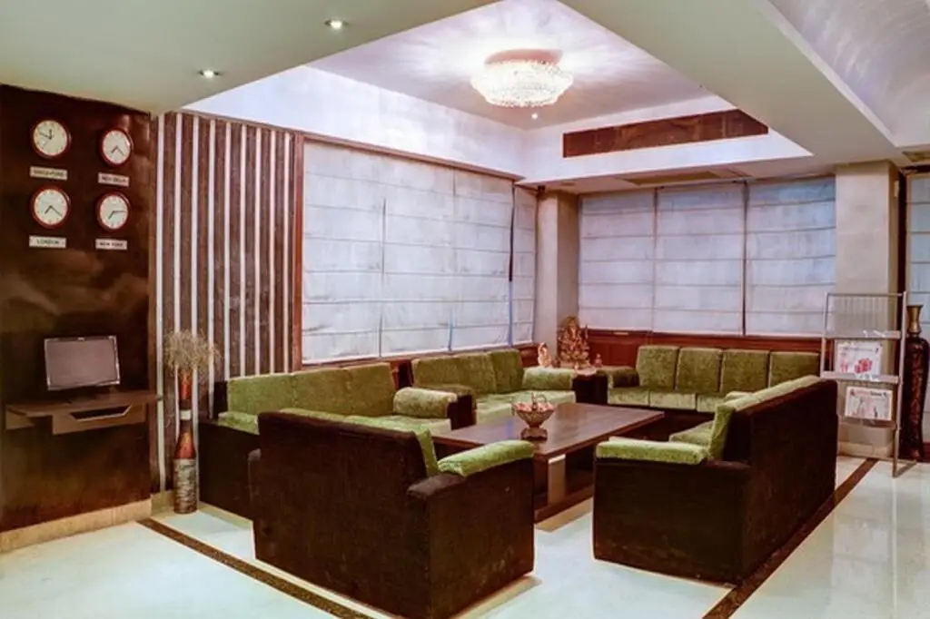 Нойда: Rg Corporate Suites