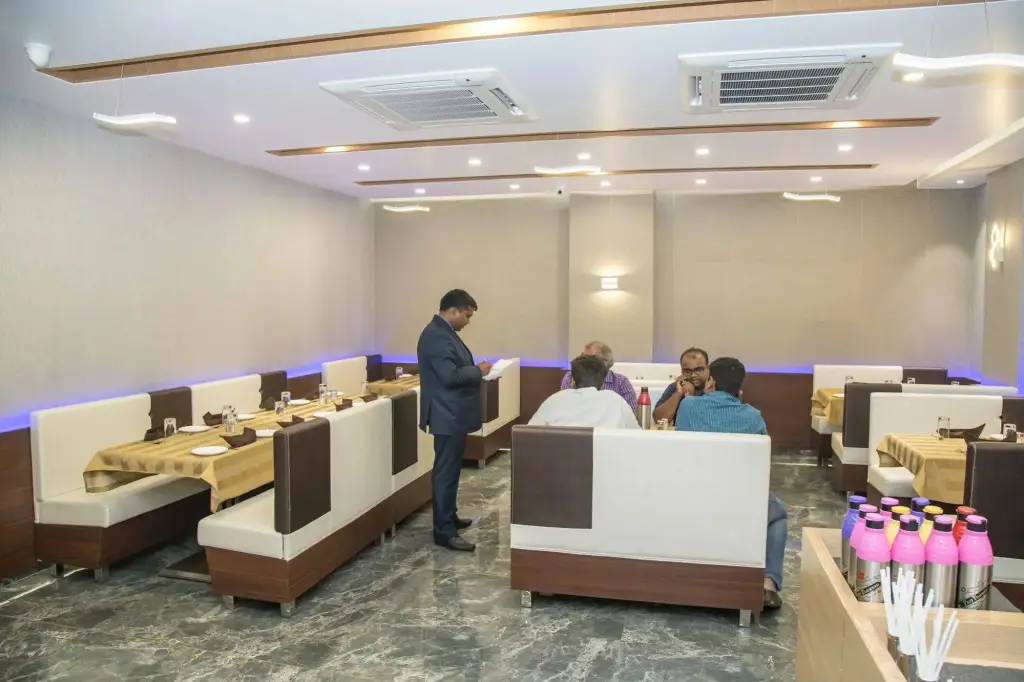 Сурат: Hotel Orange International