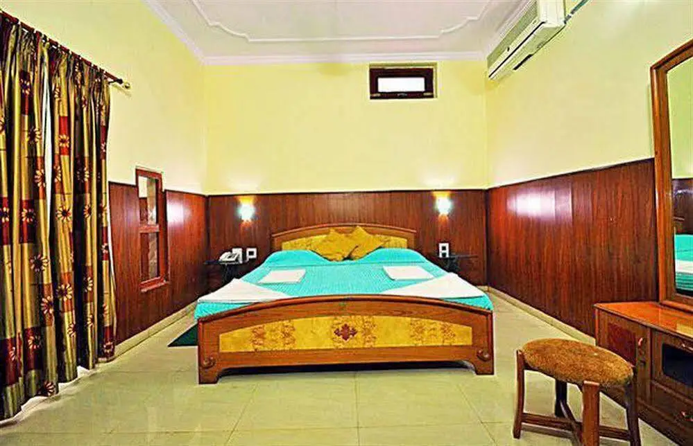 Наинитал: Relax Inn Kathgodam