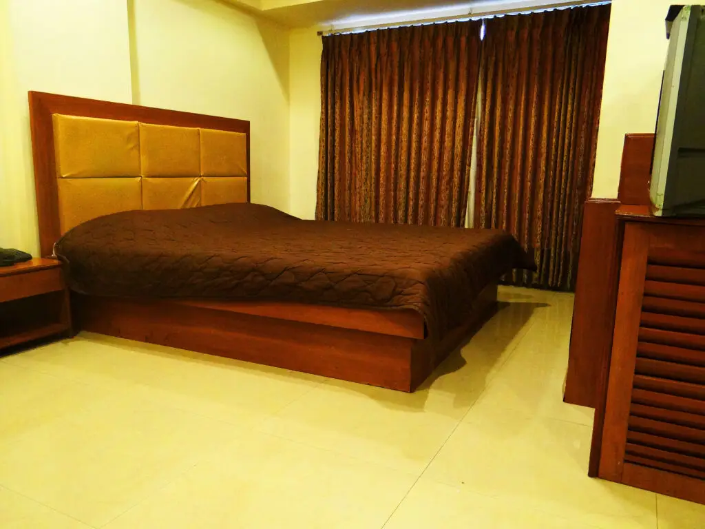 Мумбаи: Hotel Lucky Goregaon