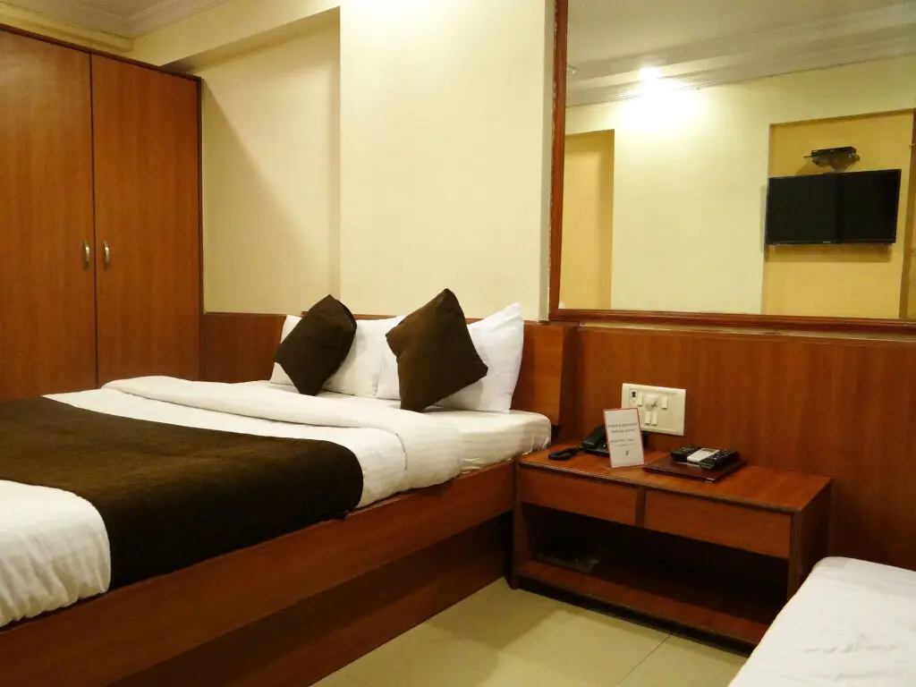 Мумбаи: Hotel Lucky Goregaon