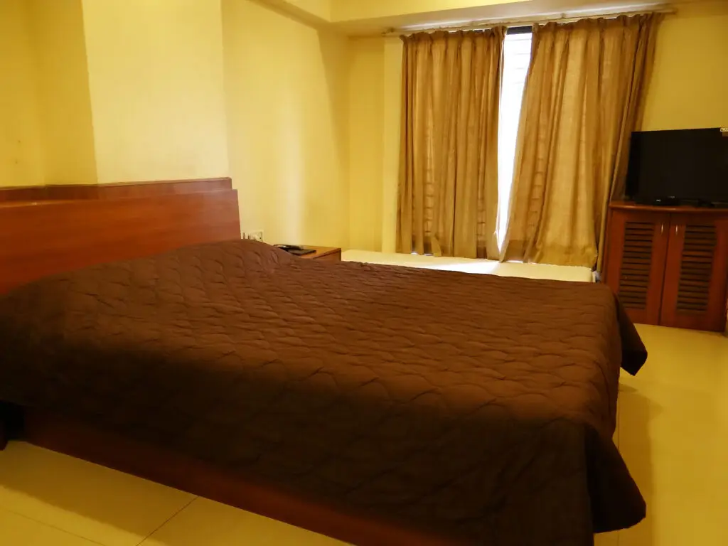 Мумбаи: Hotel Lucky Goregaon