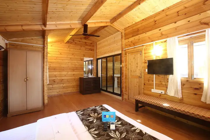 Анджуна: Pelomar Resort