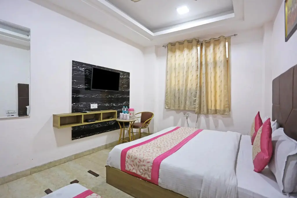 Нью-Дели: Hotel Sterling In Inn