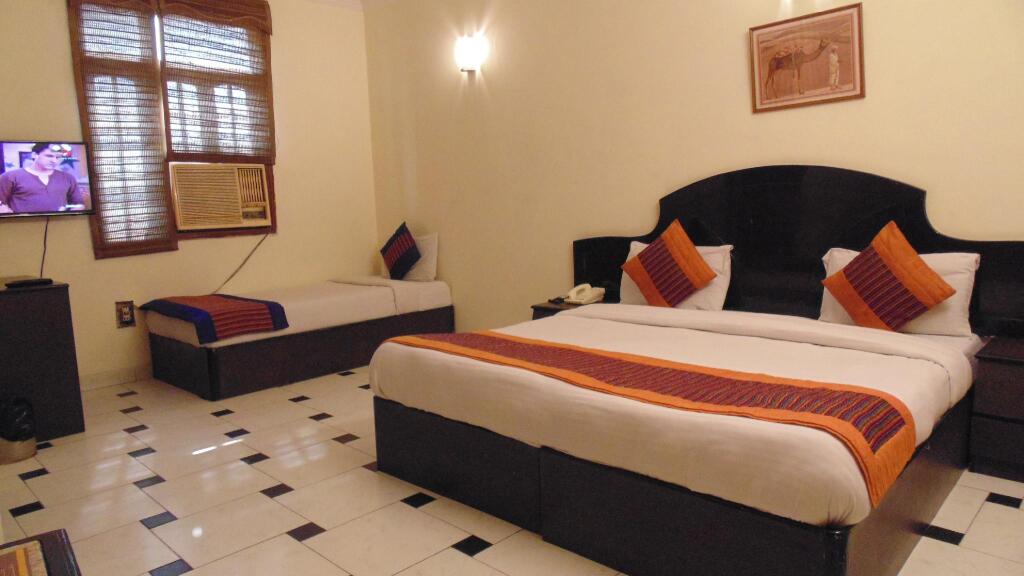 Нью-Дели: Hotel Sehrawat Inn