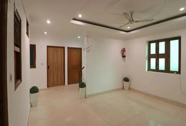 Нью-Дели: Hotel Sehrawat Inn