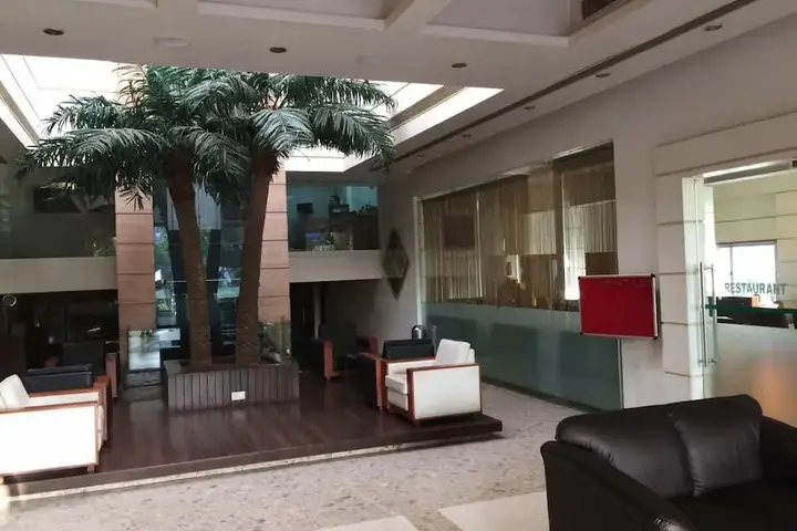 Бхудж: Hotel Ilark