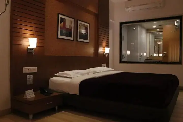 Бхудж: Hotel Ilark
