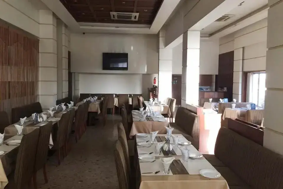 Бхудж: Hotel Ilark