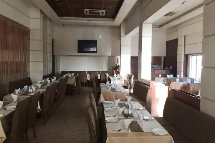 Бхудж: Hotel Ilark