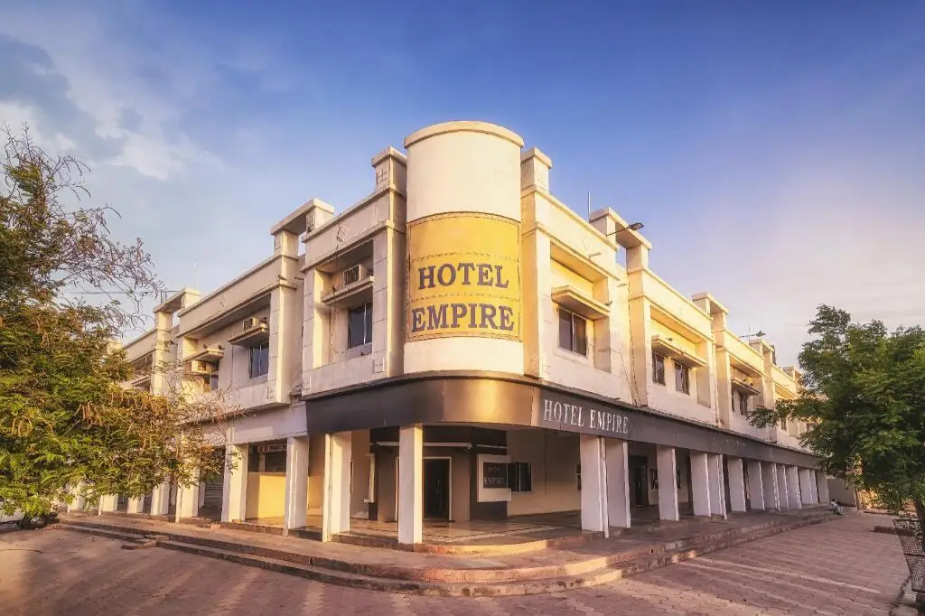 Hotel Empire Gandhidham — фото 1