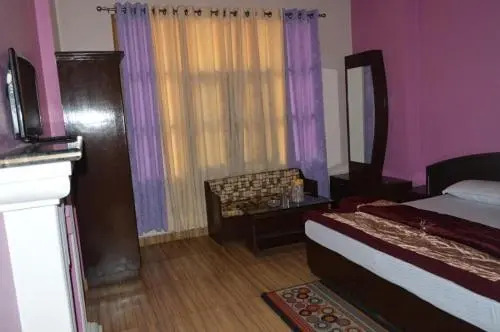 Чамоли: Malari Inn