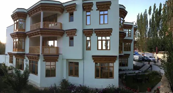 Лех: Royal Holiday Hotel