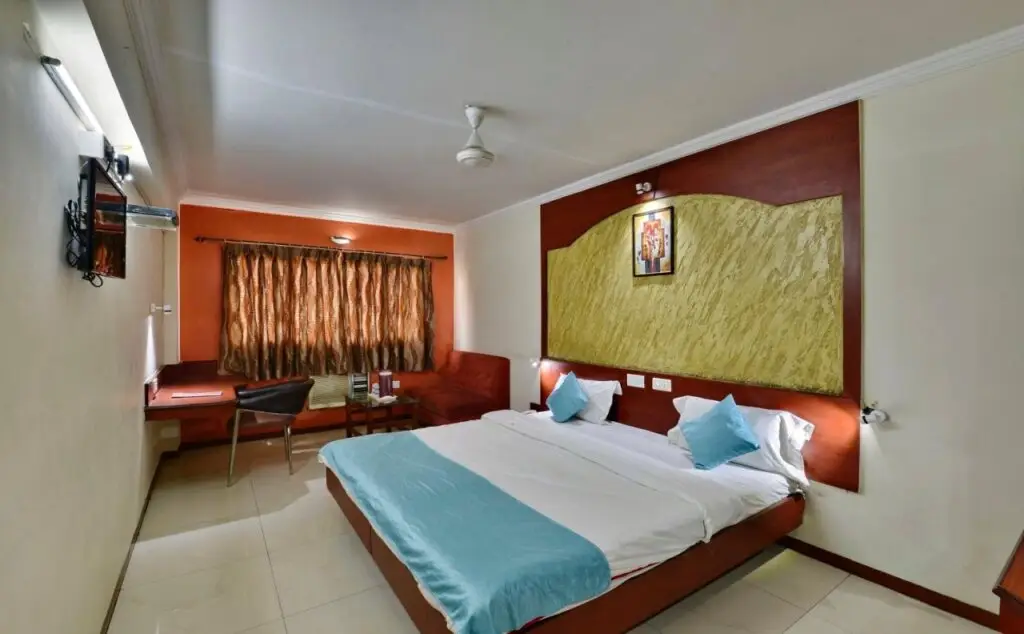 Индаур: OYO 3883 Hotel Grande Royale