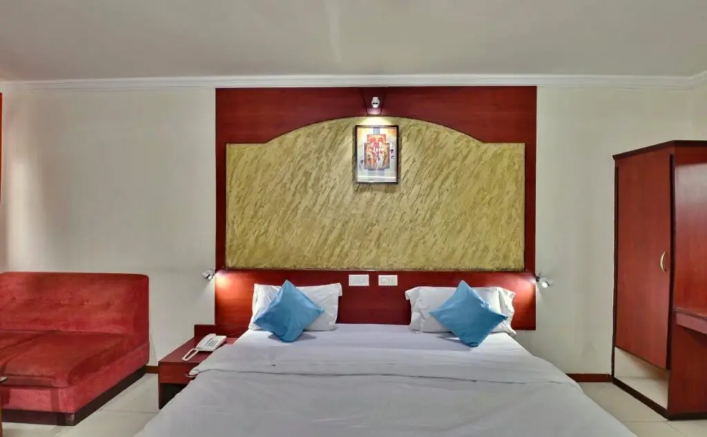 Индаур: OYO 3883 Hotel Grande Royale