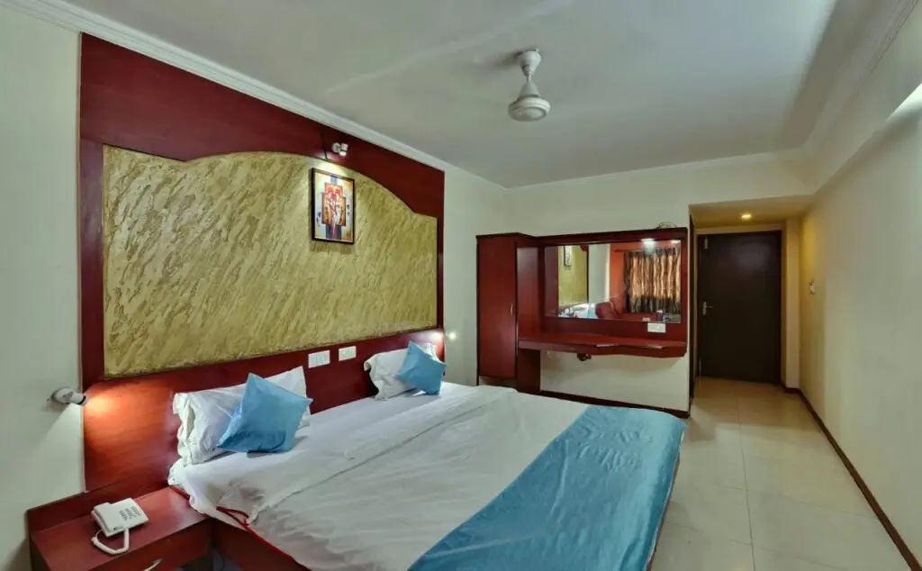 Индаур: OYO 3883 Hotel Grande Royale