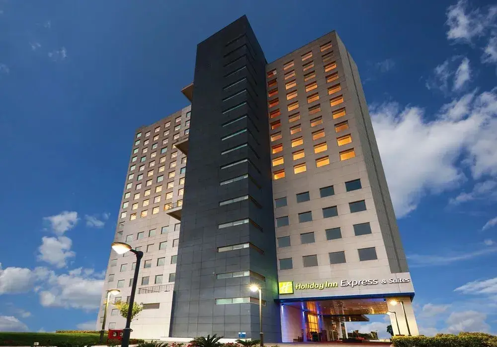 Хидерабад: Holiday Inn Express and Suites Hyderabad