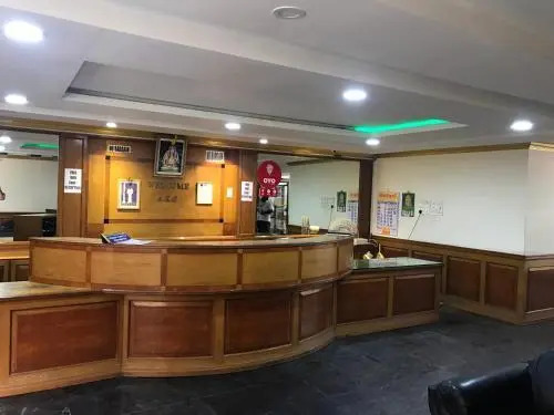 Палаясиварам: AKG Lodge