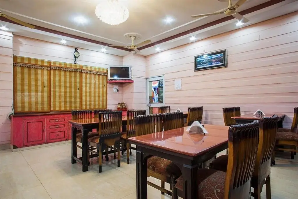 Дехрадун: Motel Lalit Palace