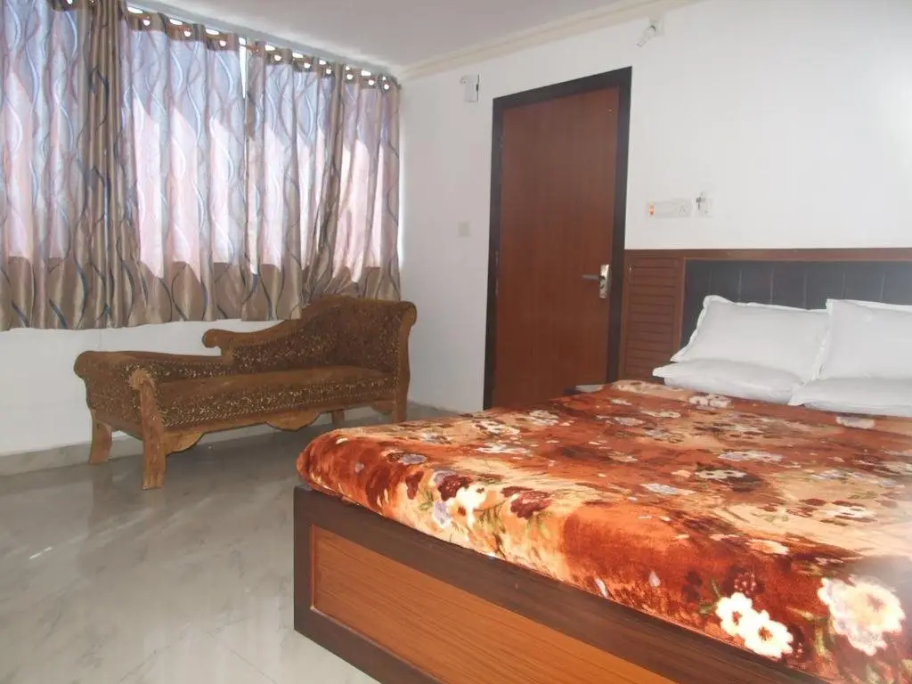 Бодх-Гая: New Hotel Shiva