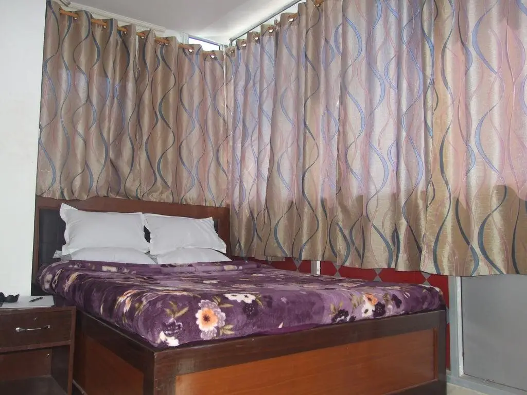 Бодх-Гая: New Hotel Shiva