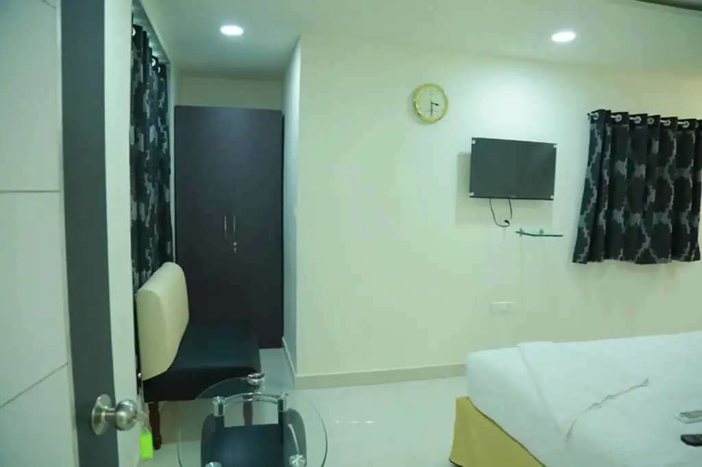 Хидерабад: Hotel Swagath Grand Jillelaguda.