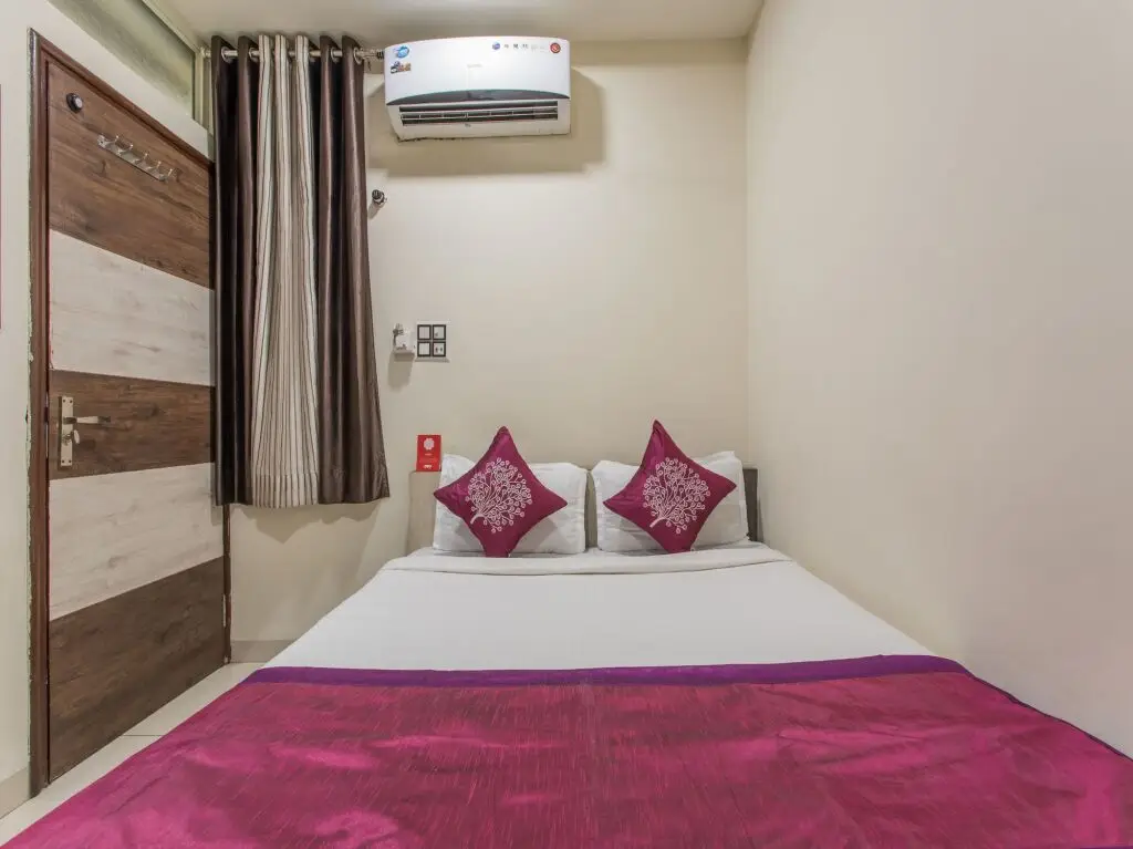 Индаур: Capital O 4042 Hotel Mehar Residency