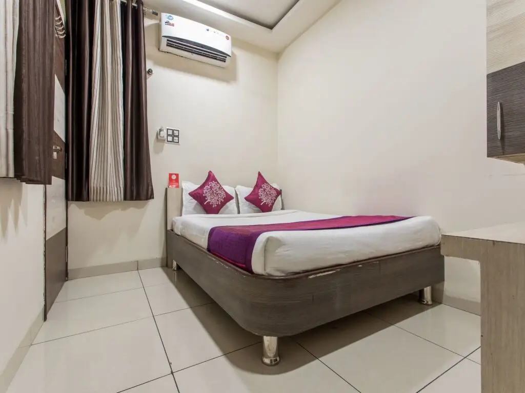 Индаур: Capital O 4042 Hotel Mehar Residency