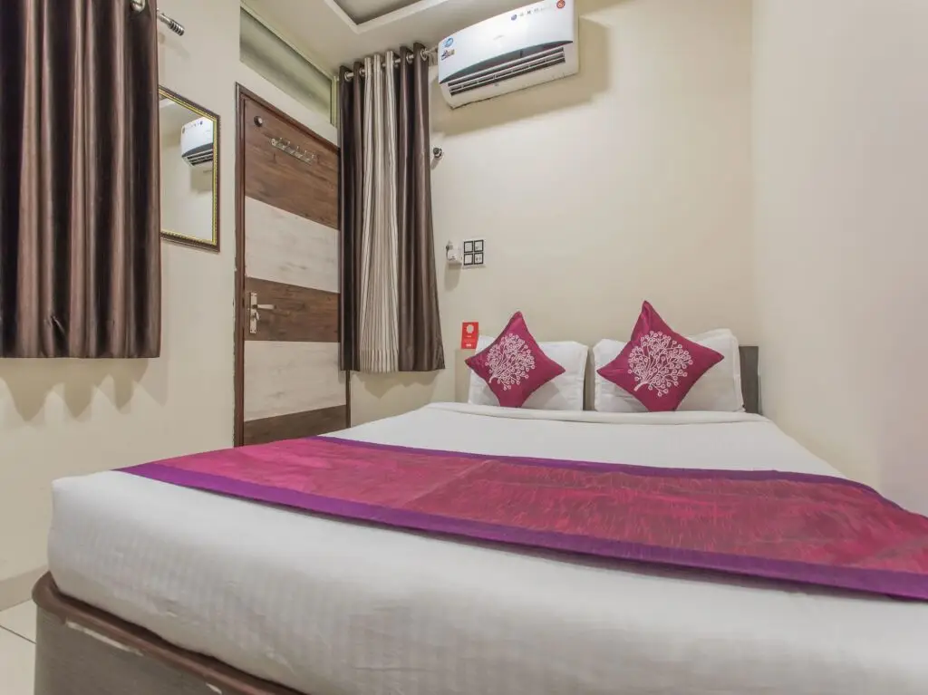 Индаур: Capital O 4042 Hotel Mehar Residency