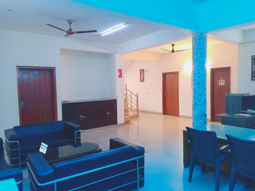 Нойда: OYO 10662 Hotel Town Noida