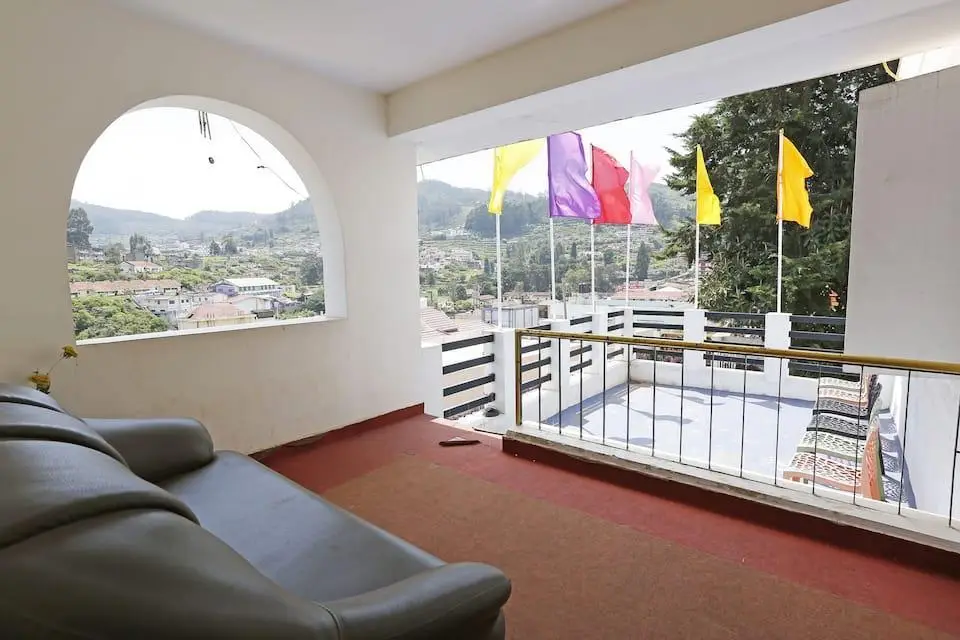 Ути: Vels Court Residency