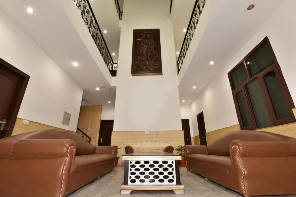 Hotel Divyansh By VRB Hotels — фото 1