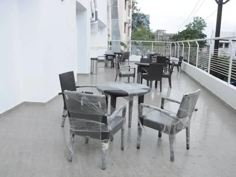 Джална: Hotel Raviraj