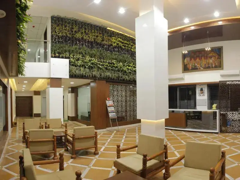 Джална: Hotel Raviraj
