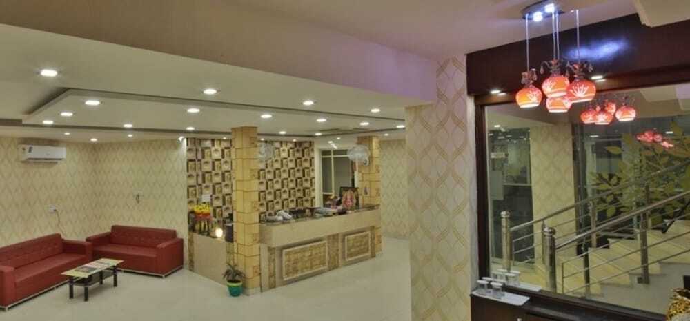 Нью-Дели: Hotel KNK International