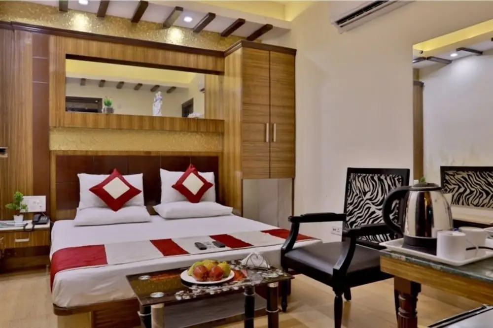 Нью-Дели: Hotel KNK International
