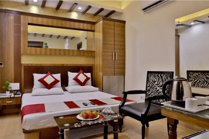 Нью-Дели: Hotel KNK International