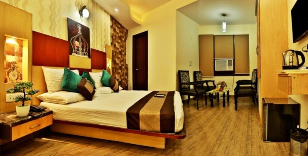 Нью-Дели: Hotel KNK International