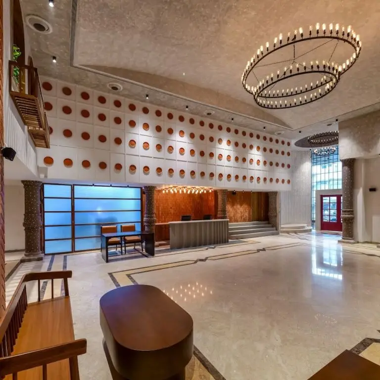 Райпур: Downton Hotel