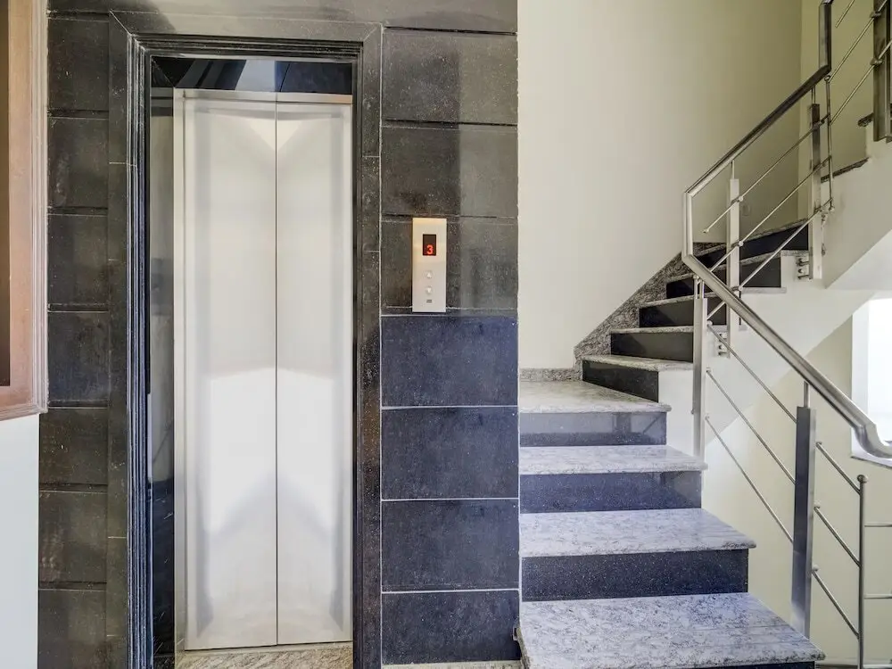 Нью-Дели: OYO 9553 Hotel Kings Plaza