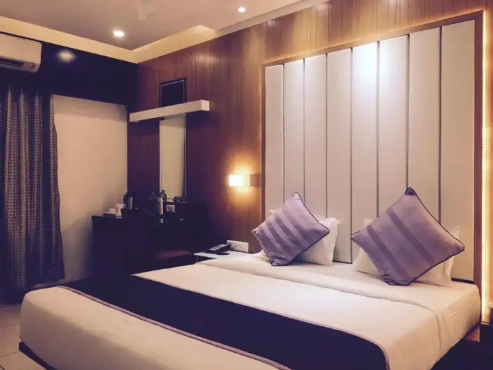 Вапи: Hotel Royal Shelter