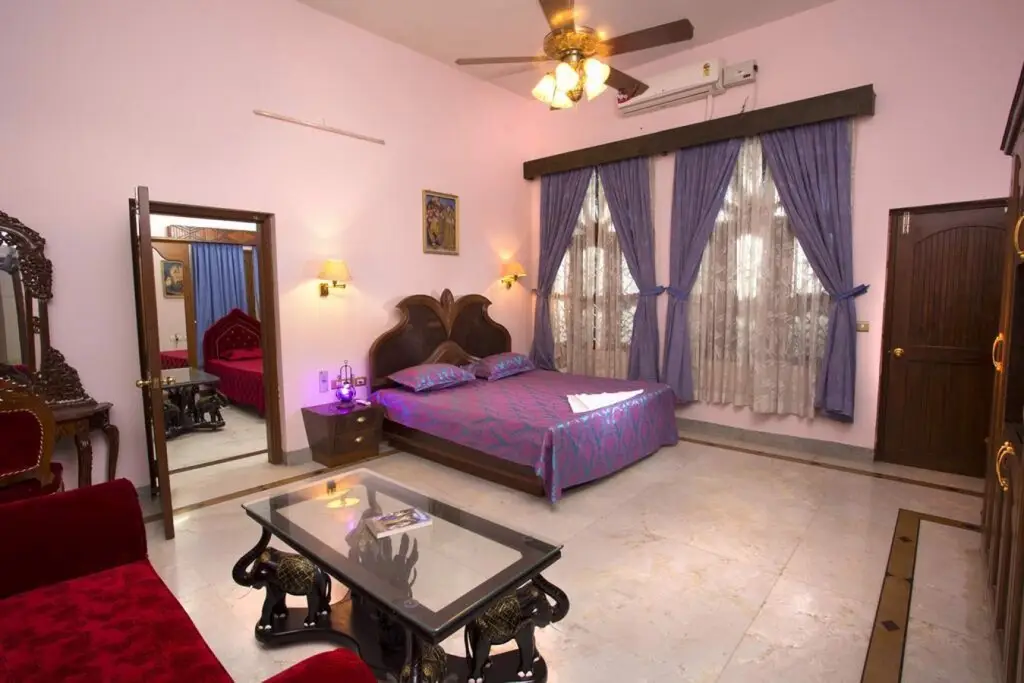 Ангамали: Vrindavan Retreat