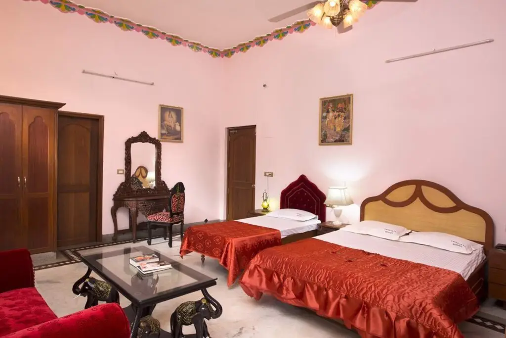 Ангамали: Vrindavan Retreat