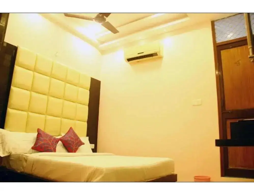 Канпур: Hotel Satyam & Restaurant