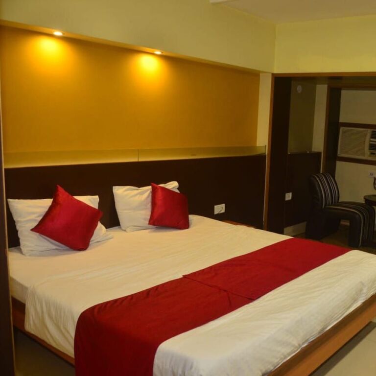 Hotel Poonam — фото 1