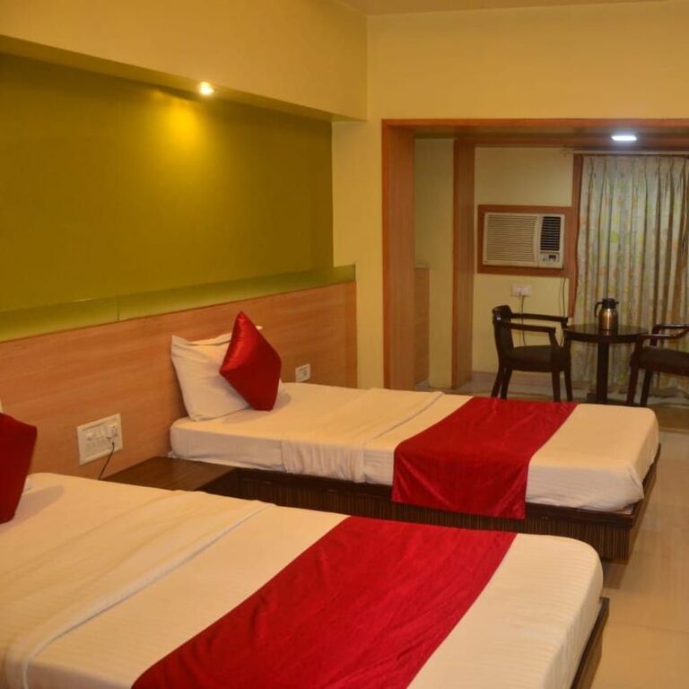 Райпур: Hotel Poonam
