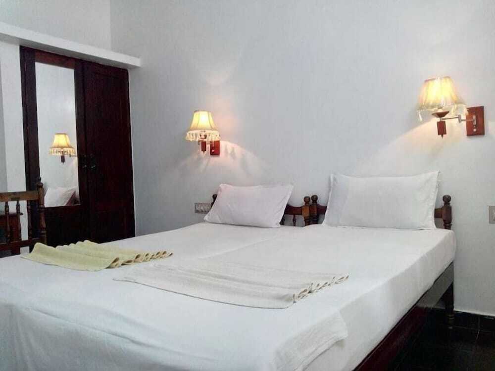 Ковалам: Beach Flora Inn Hotel